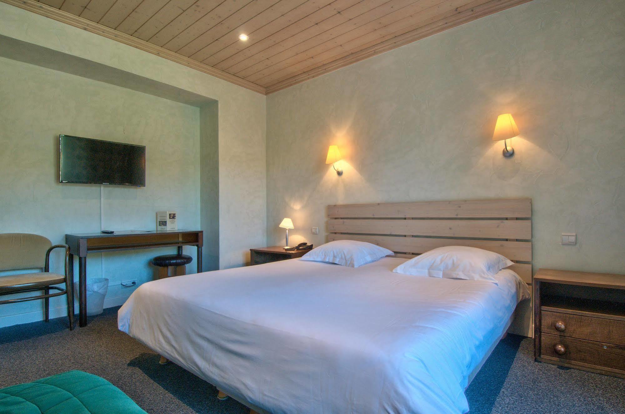 Hotel Du Lac Talloires Bagian luar foto